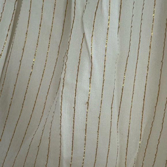 Amuse Society Lulu’s White with Gold Foil Long Sleeve Mini Dress - Picture 4 of 9